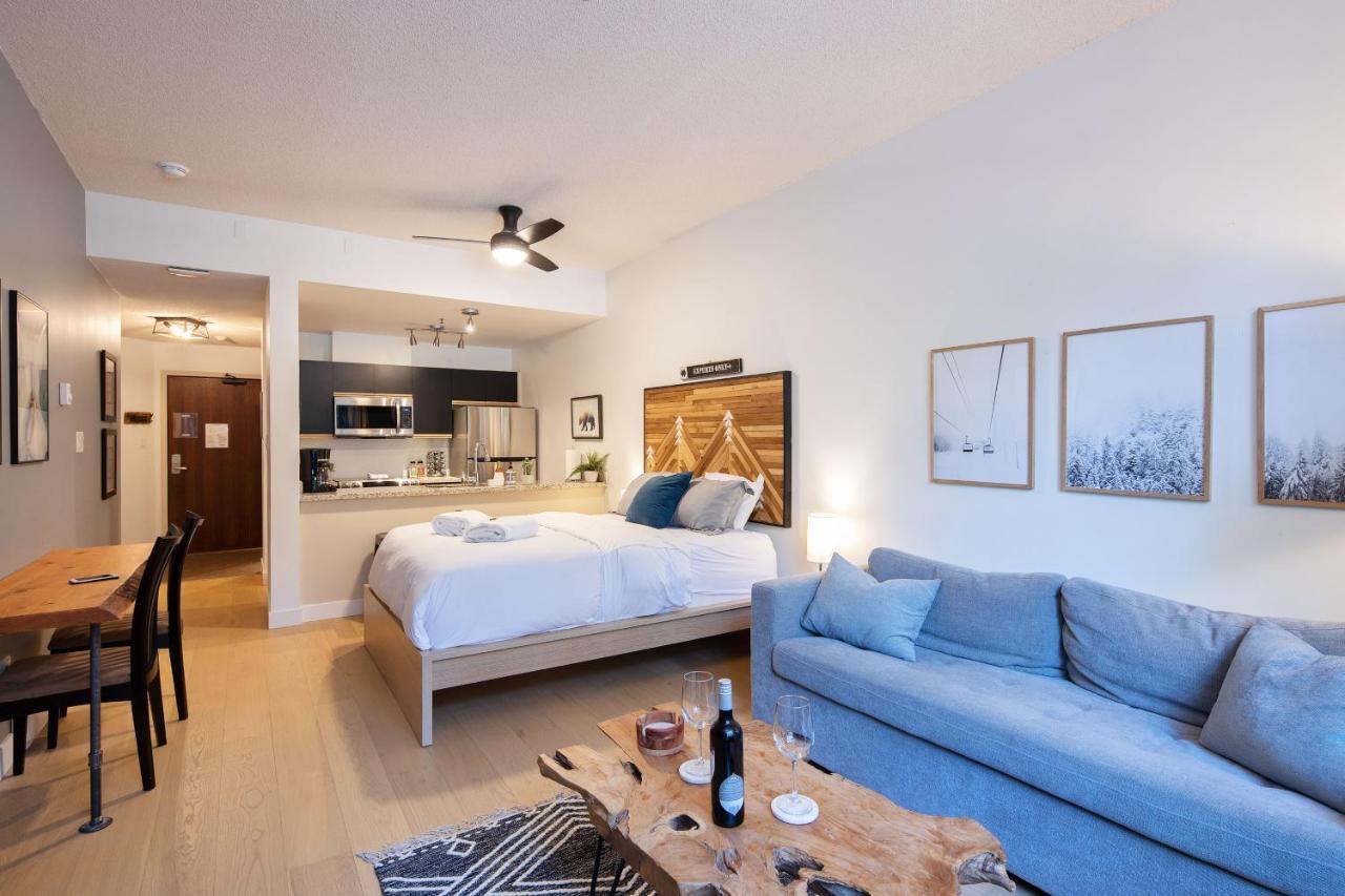 Bright Suite At Ski In/Out Glacier Lodge! Whistler Exteriör bild