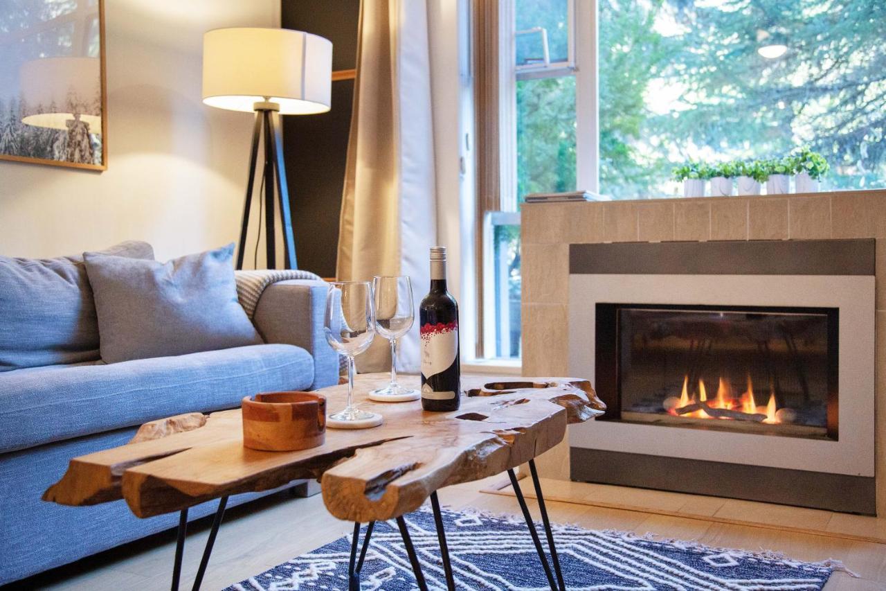 Bright Suite At Ski In/Out Glacier Lodge! Whistler Exteriör bild