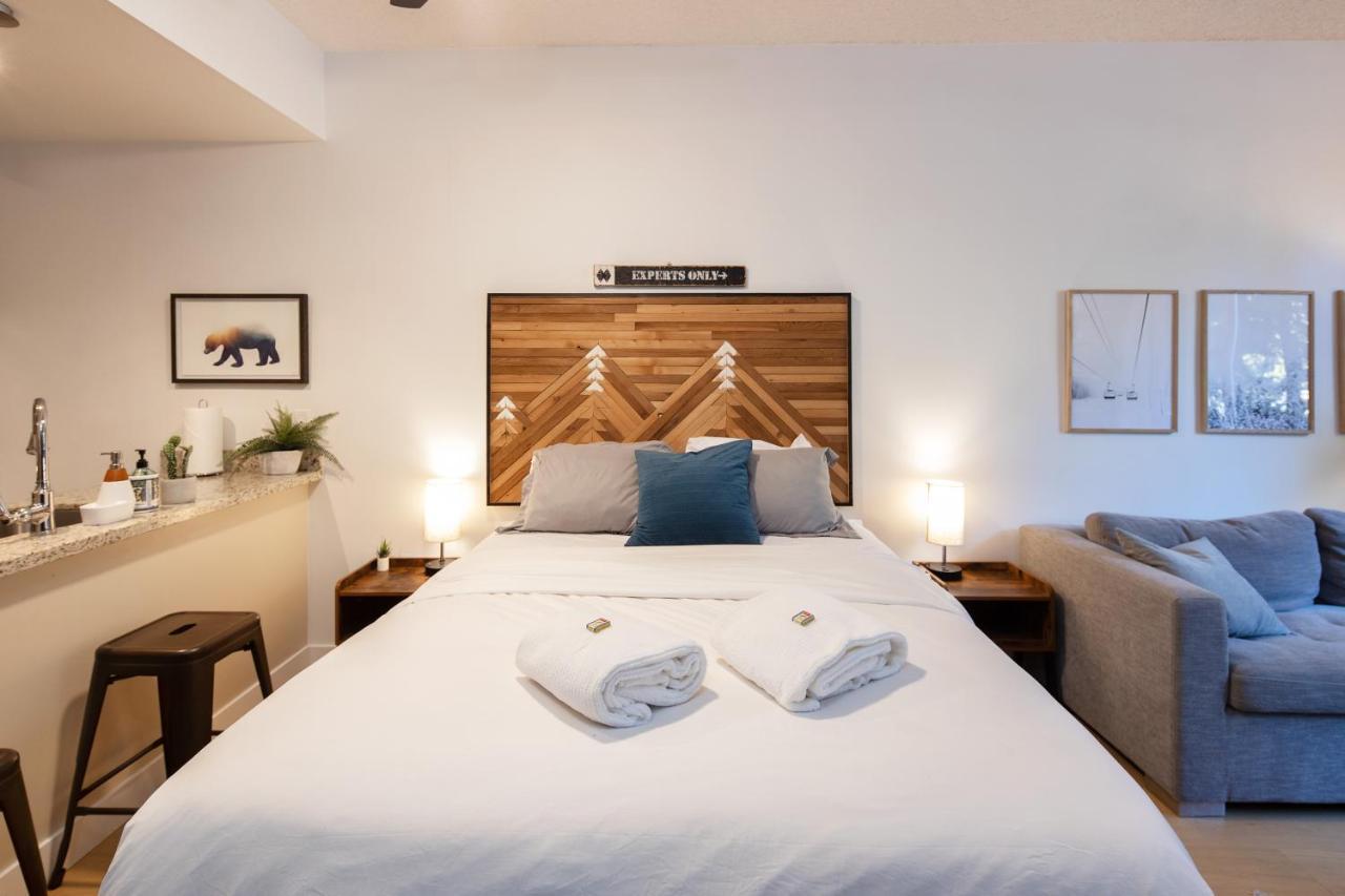 Bright Suite At Ski In/Out Glacier Lodge! Whistler Exteriör bild