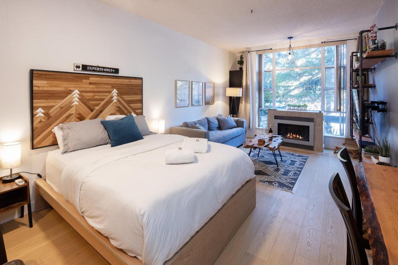 Bright Suite At Ski In/Out Glacier Lodge! Whistler Exteriör bild